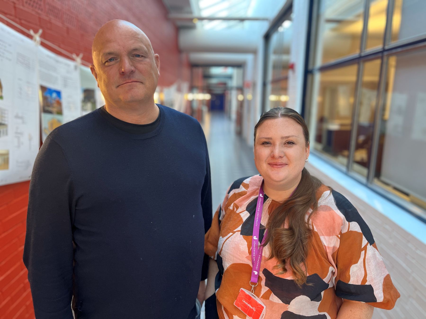 The doctoral student Monika Hencovas från Slovak University of Technology and her supervisor at the School of Engineering, Professor Lars Eriksson.