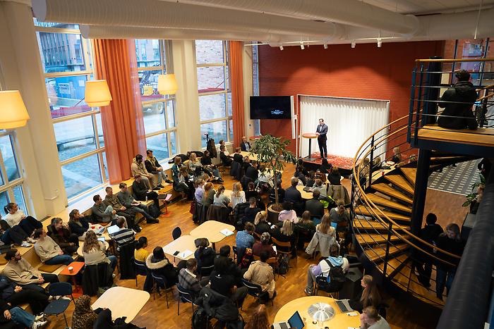 Crowded room full of students