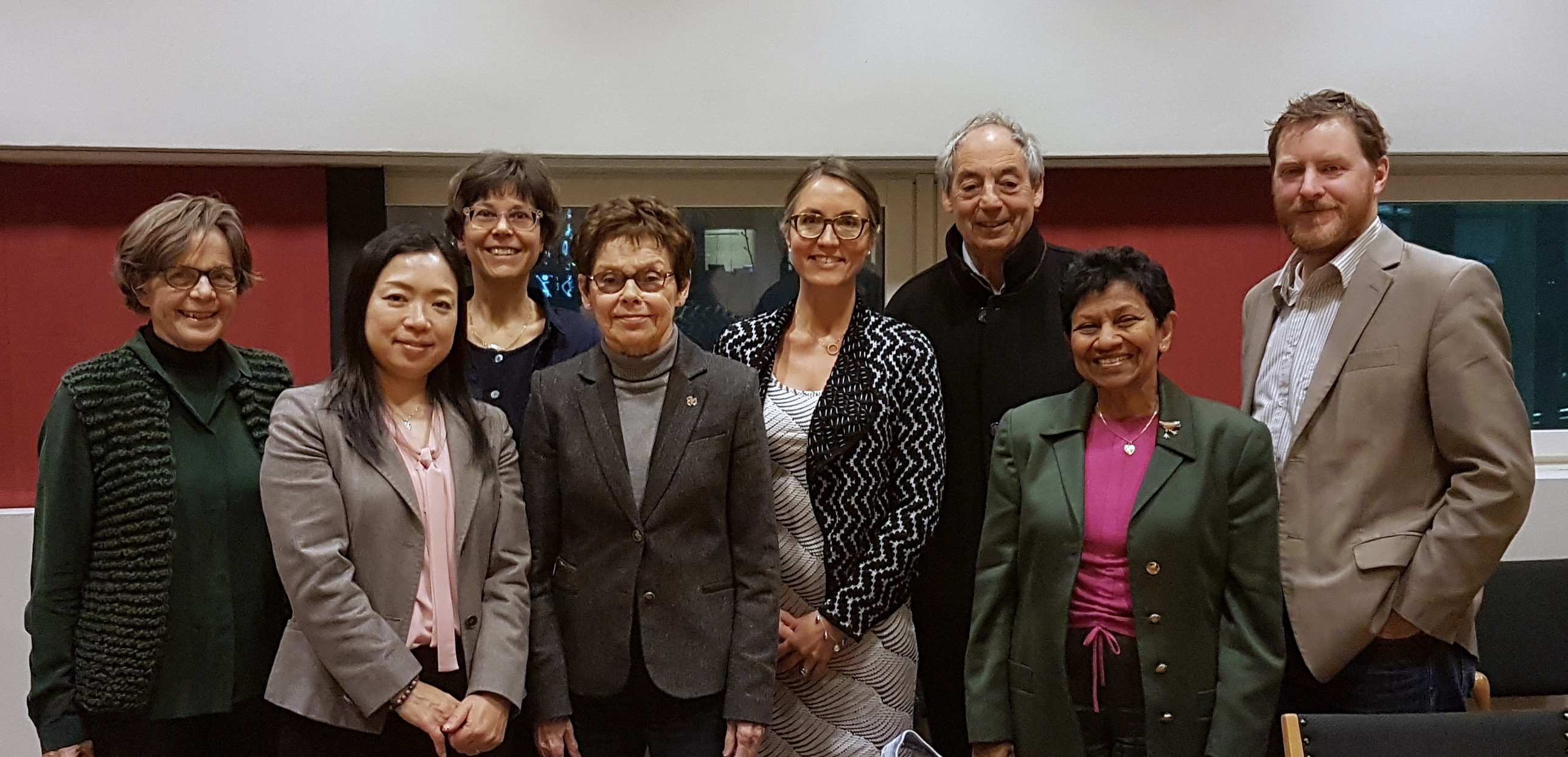 Fr.v: Ann-Kristin Boström, Yukiko Sawano, Helene Ahl, Airi Rovio-Johansson, Cecilia Bjursell, Kjell Rubensson, Satya Brink och Bernhard Scmidt-Hertha.