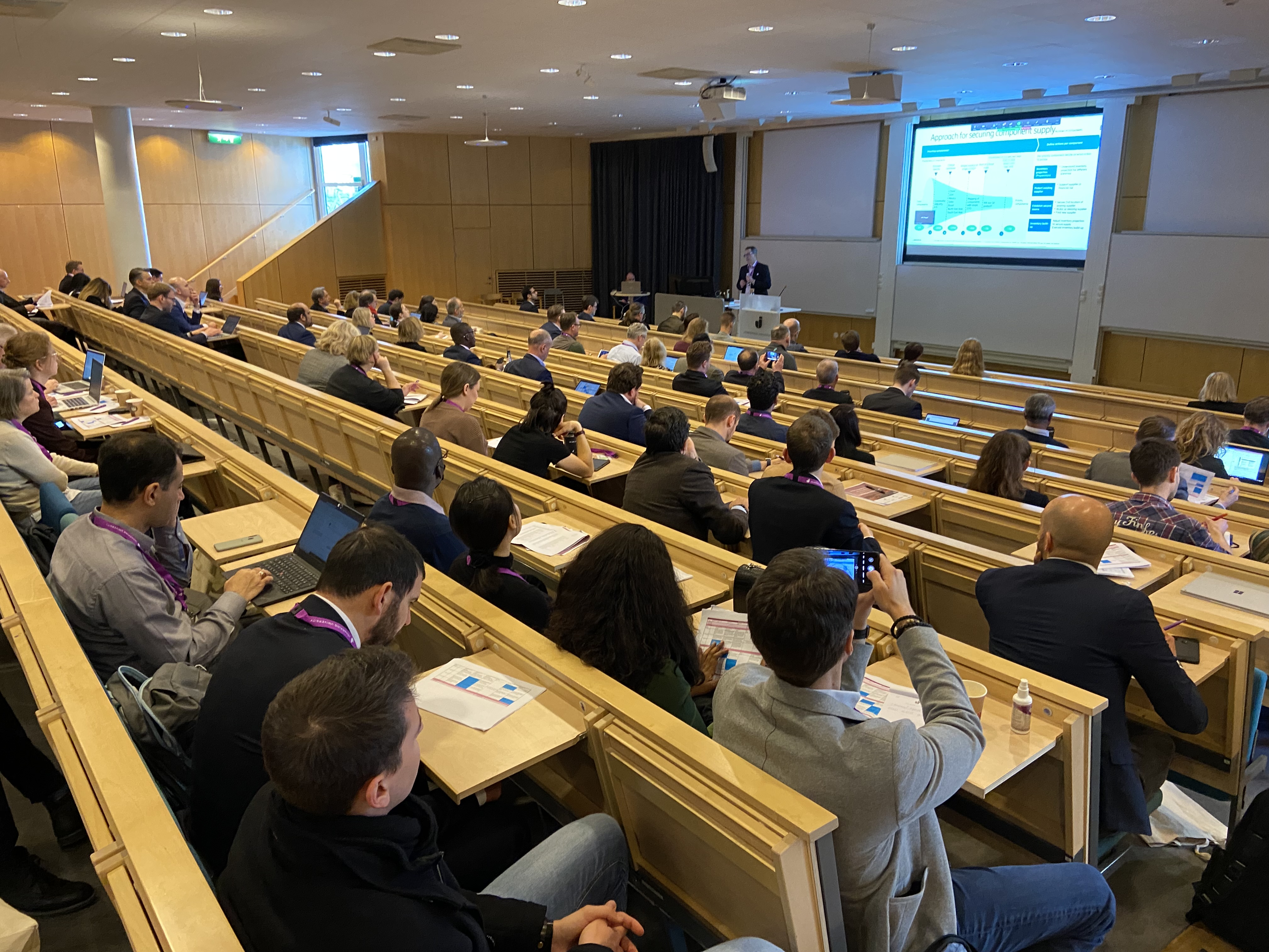 Deltagare på IPSERA-konferensen på Jönköping University.