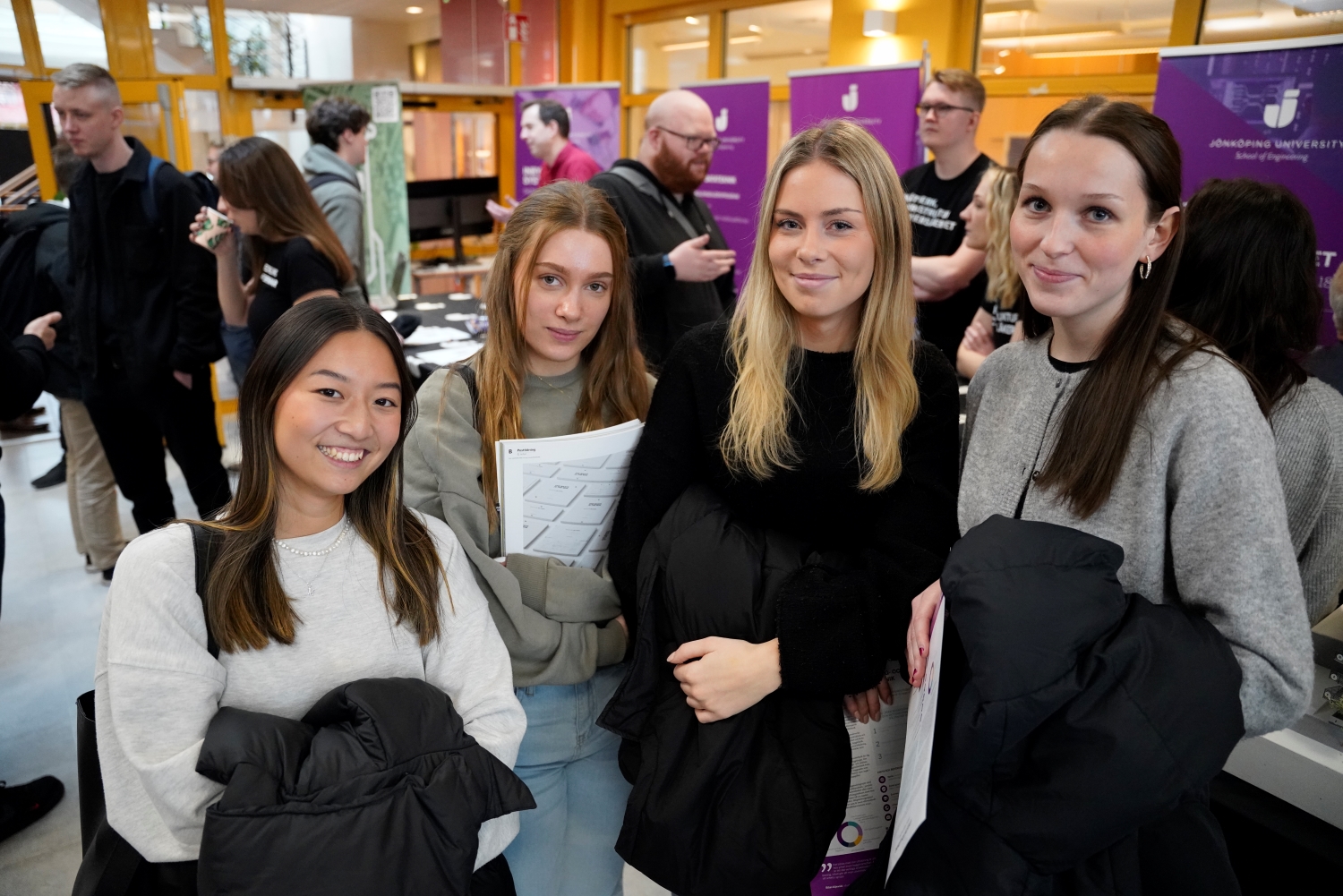 Students at the School of Engineering, Jönköping University.