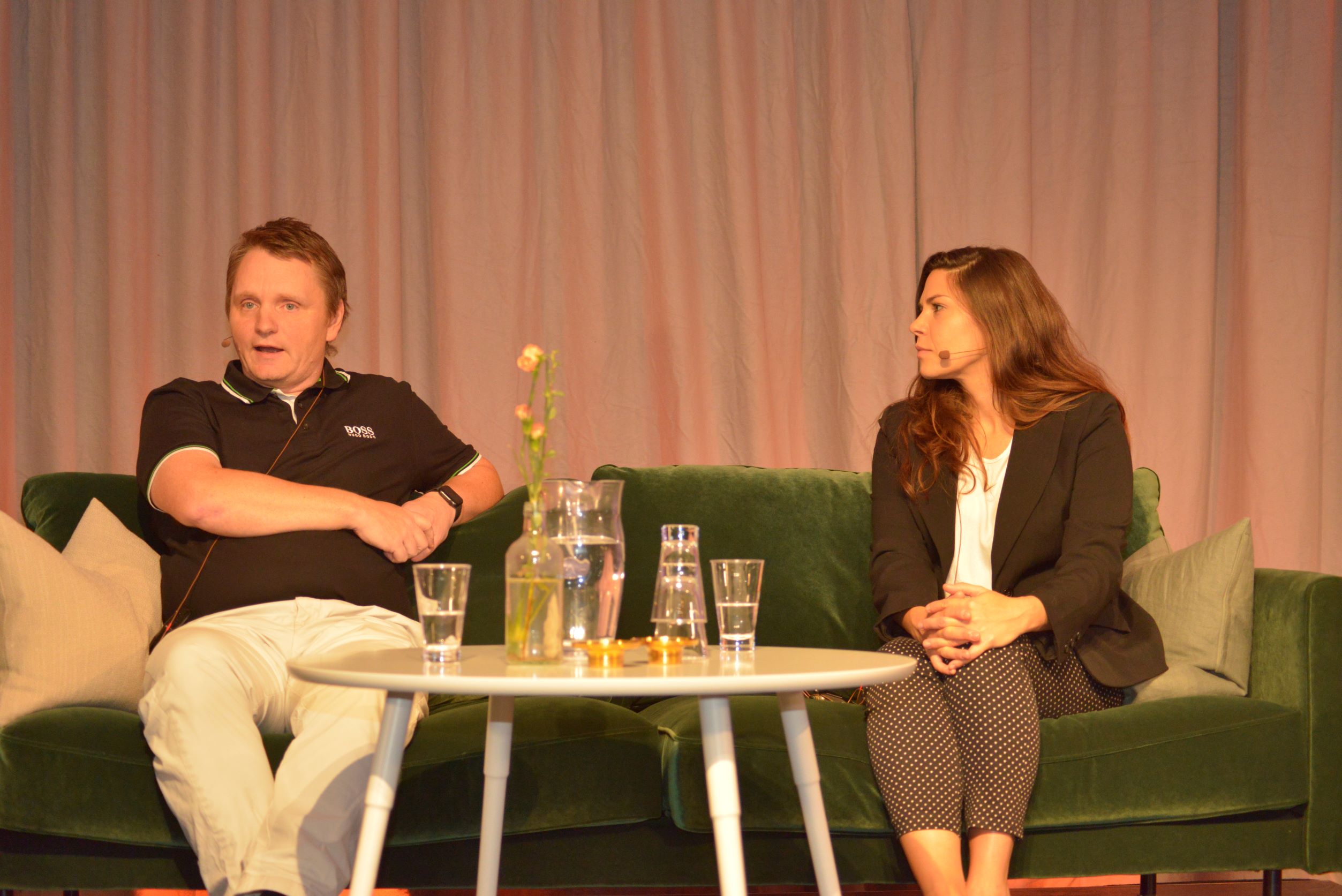 Ulf Johansson, Professor, and Maria Hedblom, Assistant Professor, at the Department of Computing at the School of Engineering at AI day, Elmia, Jönköping.