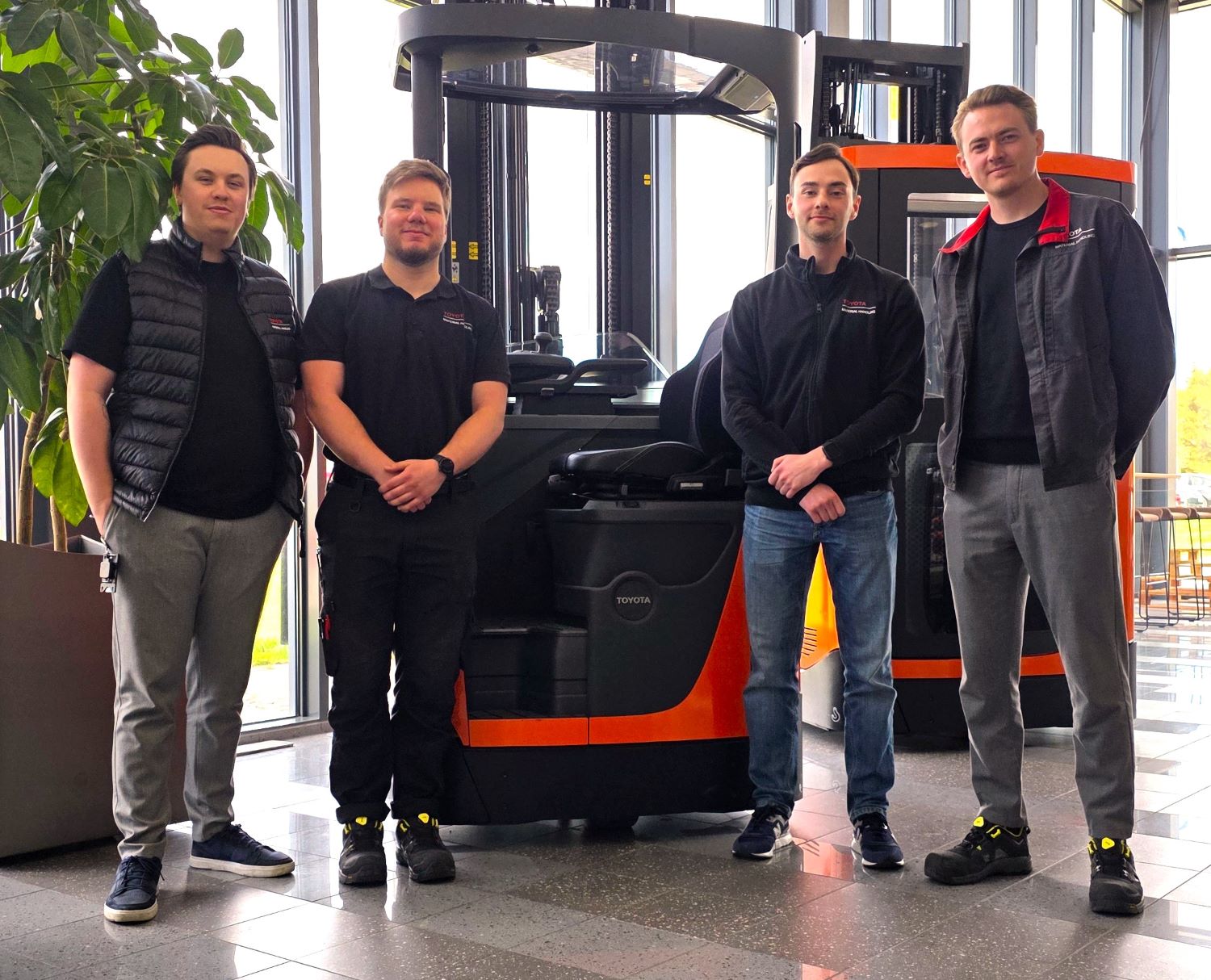 Fyra JTH-alumner som jobbar på Toyota.