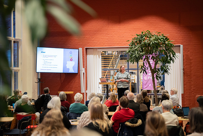 Helena Taubner när hon föreläser på JU LIVE