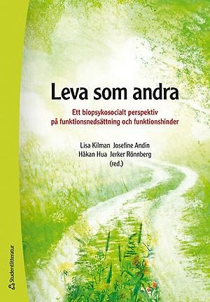Bild på läroboken Leva som andra, det är en grön bok med en tecknad landsväg på framsidan.