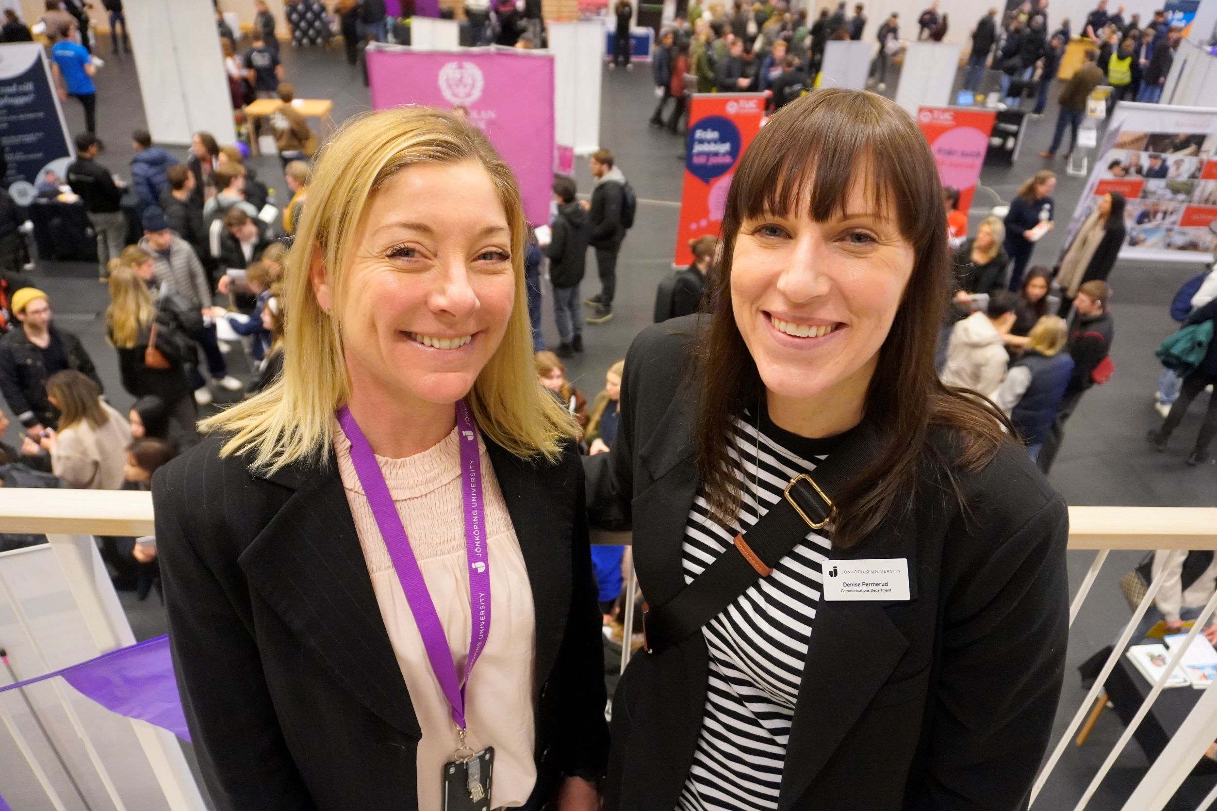 Åsa Idren and Denise Permerud, Team Leader Marketing and Student Recruitment at Jönköping University, at the fair Framtidsmässan.