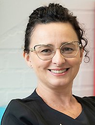 Portrait of smiling woman 