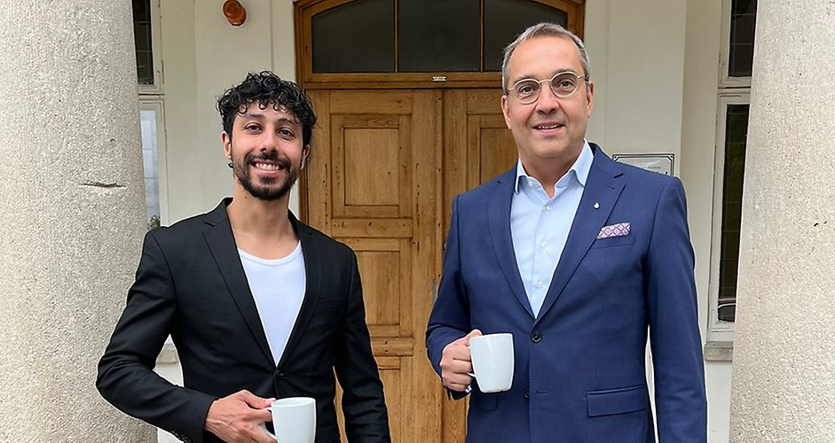 Måns Svensson, rektor vid JU, och Yaman Zaidan, ordförande vid Jönköpings Studentkår,